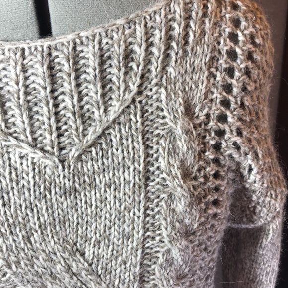 Beretta super soft grey and cream multi knit pattern sweater/ L/Italian/Alpaca - Picture 3 of 14